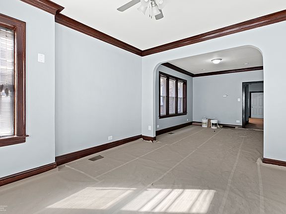 3rd image of 7018 S Artesian Ave