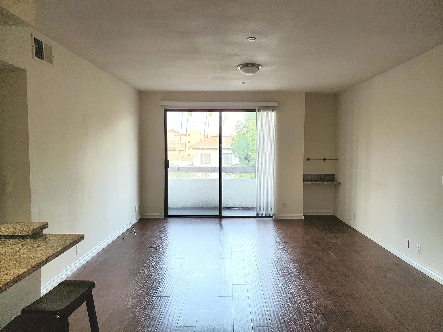1 bed, 700 sqft, $2,180 — Photo 4