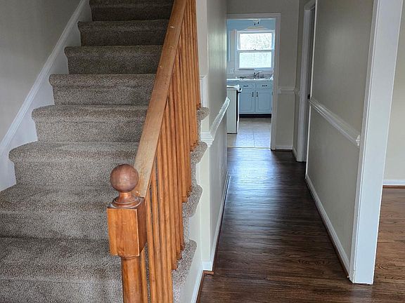 2nd image of 439 Ridgemore St