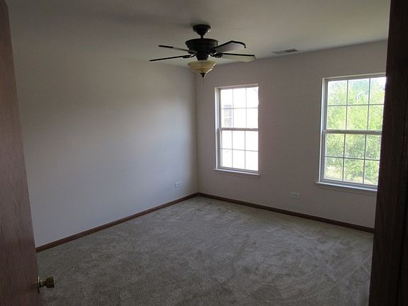 4th image of 1267 Lakewood Cir