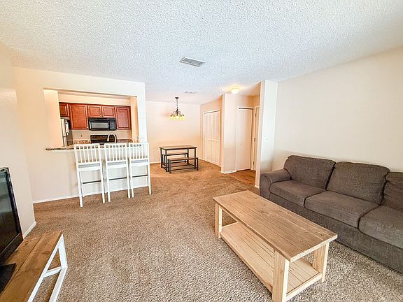2nd image of 3705 SW 27th St APT 924