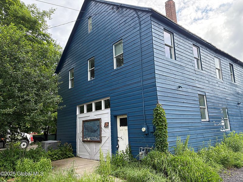 2nd image of 10 Thompson Street