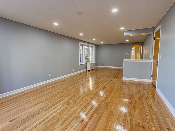 5th image of 4927 W Cuyler Ave APT 1