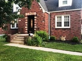 33 Woodward Dr, West Seneca, NY 14224