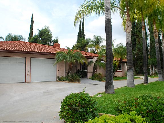 2nd image of 307 N Barranca Ave