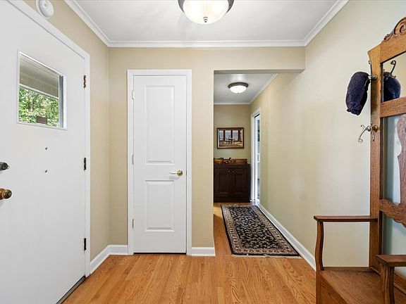 2nd image of 2324 Sumac Cir