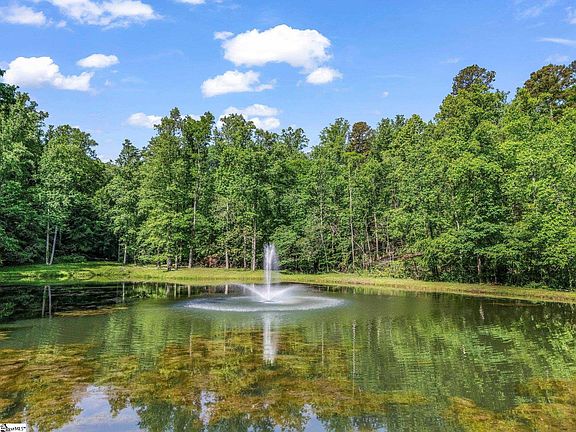 3rd image of 980 Mountain Forest Dr