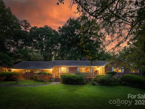 327 Livingston Dr, Charlotte, NC 28211