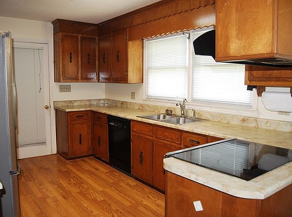 4th image of 2773 Williamson Dr