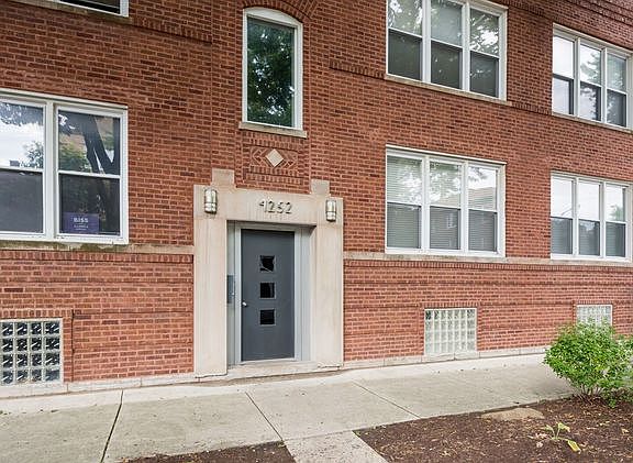 2nd image of 4252 N Spaulding Ave APT 1A