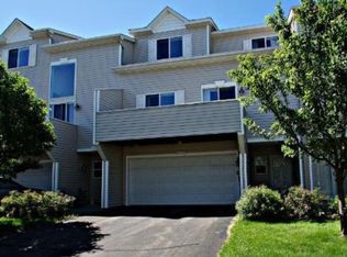 8624 Savanna Oaks Bay UNIT C, Woodbury, MN 55125