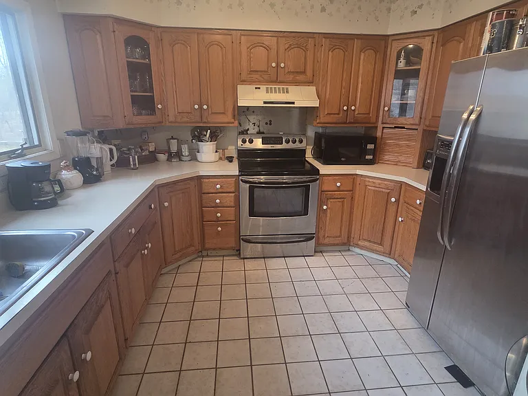21025 Woodfield Rd — Photo 8