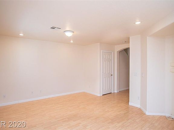 4th image of 9183 Badby Ave