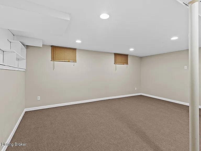 8016 Cortland Dr — Photo 12