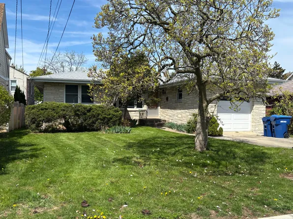 328 Oak Terrace Ave, Highwood, IL 60040