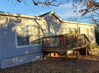 137 Chippewa Trl, Smithville, TX 78957