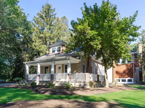 98 Union St, Easton, MA 02356