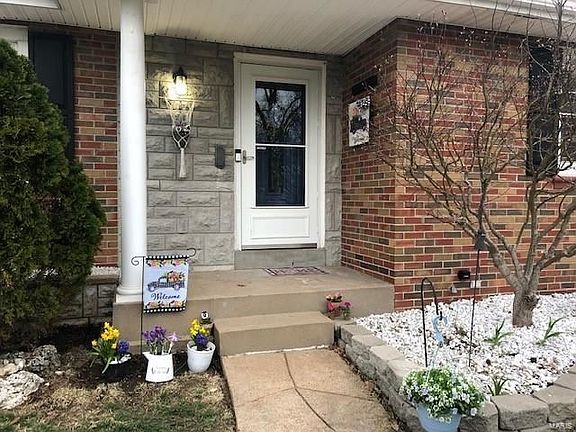 3rd image of 18 Valley Dr