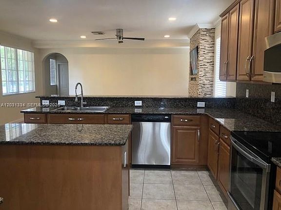 4th image of 27424 SW 140th Ave