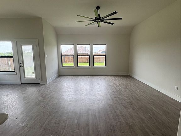 5th image of 205 Reliance Rd