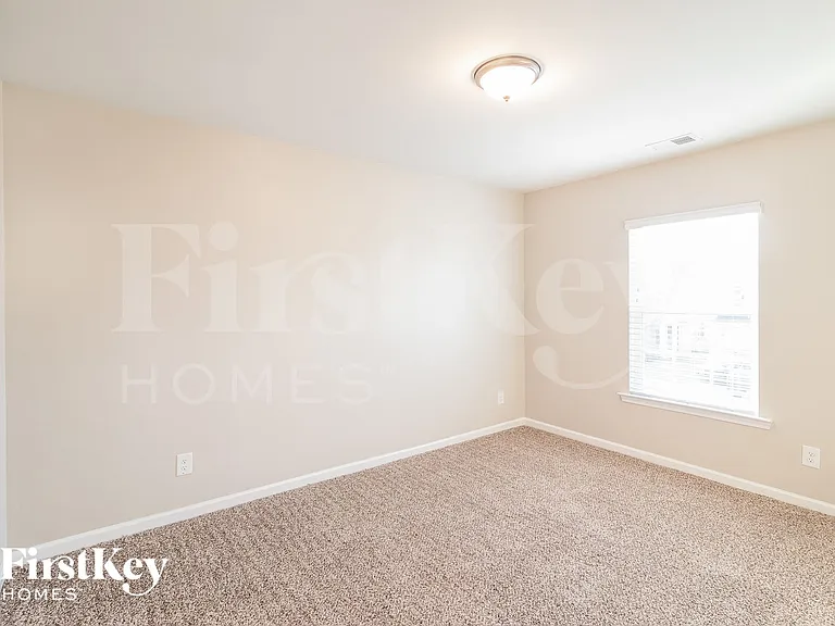 758 Redbud Ln — Photo 12
