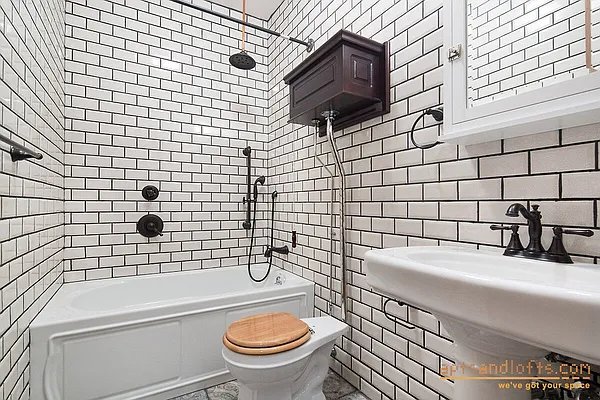 Rented by aptsandlofts.com | media 4
