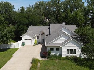 14943 Holcomb Ave, Clive, IA 50325