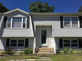 46 Tunxis Ln, Willimantic, CT 06226