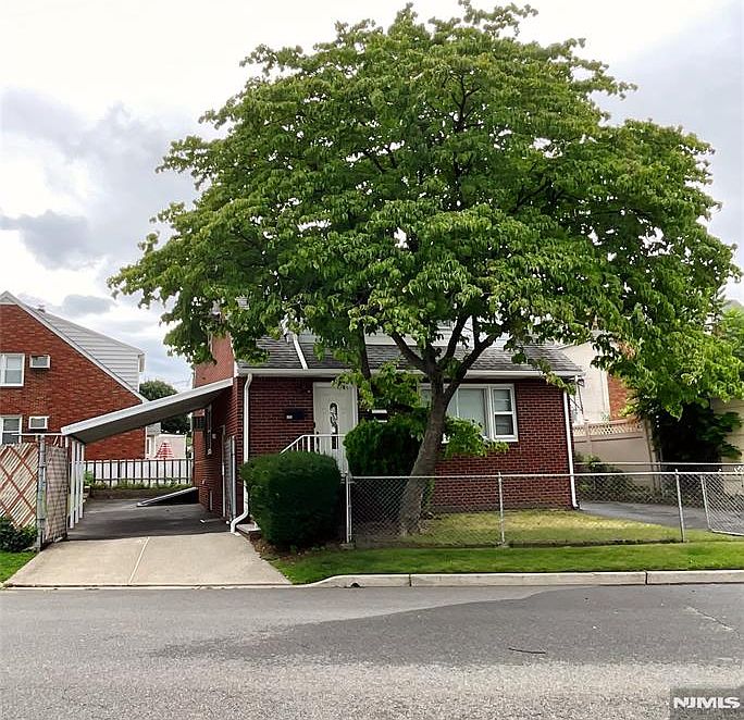 1st image of 173 Hartmann Avenue