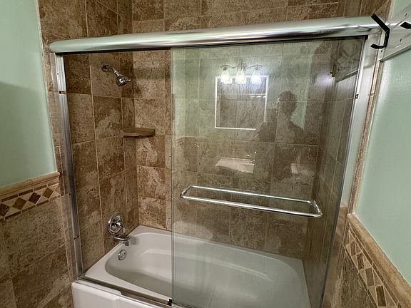 5th image of 6172 Knoll Lane Ct APT 207