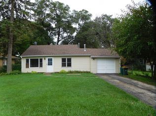 32910 N Meadow Rd, Grayslake, IL 60030