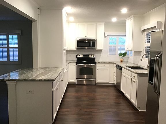 5th image of 4250 Colonial Ave