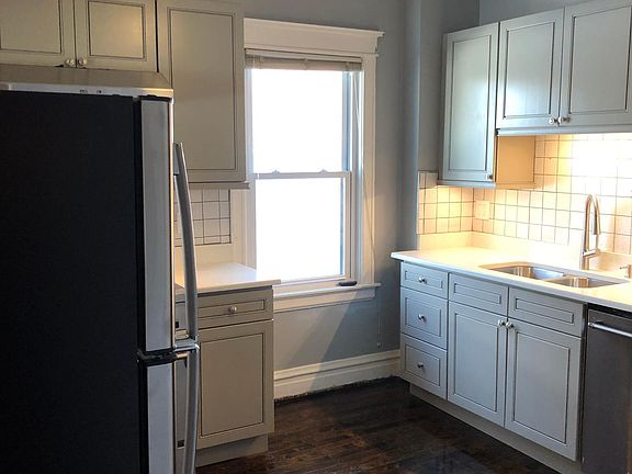4th image of 333 Elgin Ave #2