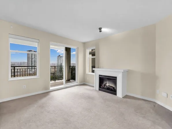 4768 Brentwood Dr #319, Burnaby, BC V5C 0C7