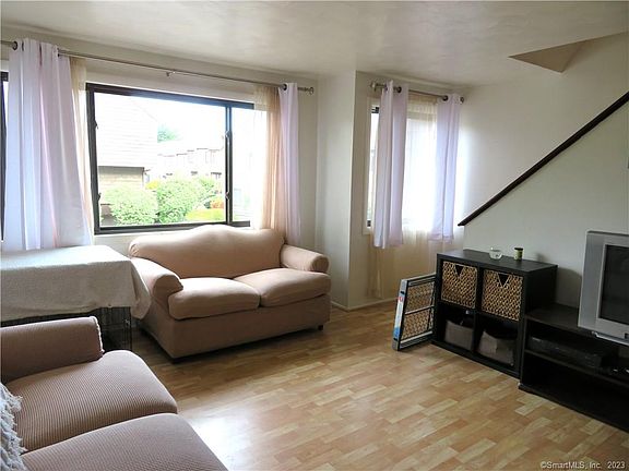 5th image of 118 Towne House Rd #118