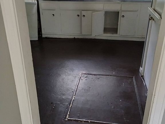 2nd image of 293 Cameron St