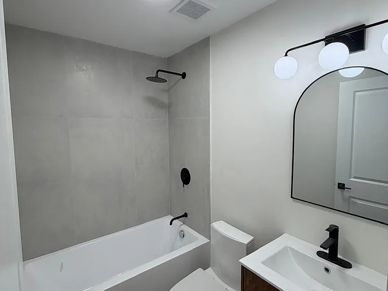 51 Lincoln Park #2D — Photo 2