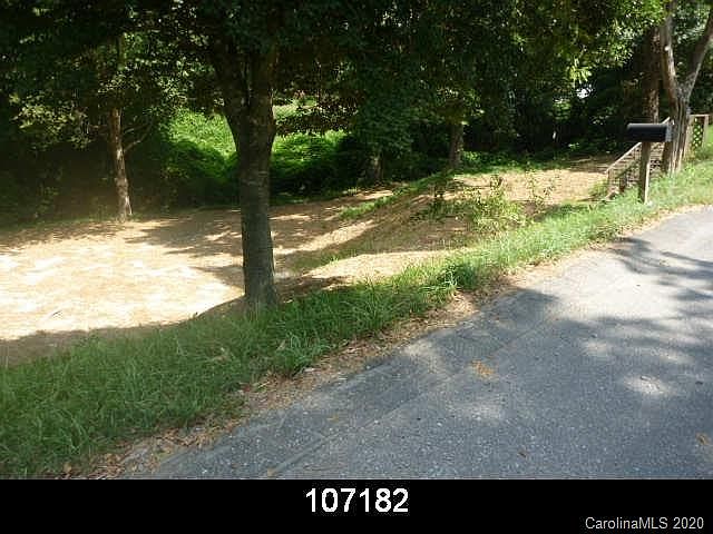 1st image of 1712 W 4th Ave