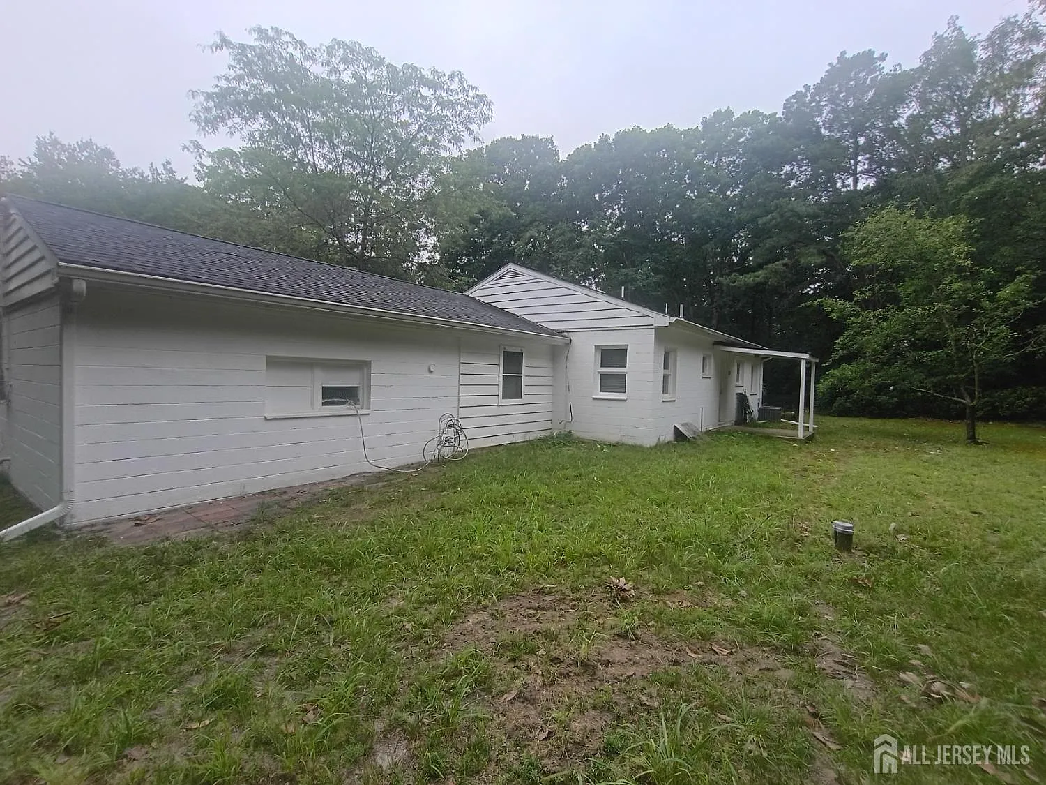 3 bed, 1.0 bath, 1428 sqft, $3,200 — Photo 4