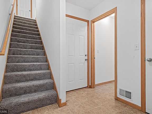 3rd image of 9 Hope Cir