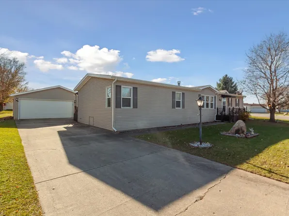 5371 Heartwood Ln, Roscoe, IL 61073