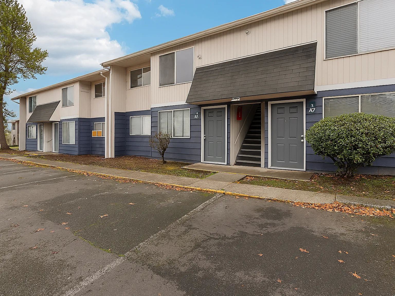 PARK PLACE APARTMENTS - YOUR HOME IS HERE! - UP TO 6 WEEKS FREE! PLUS $99 OAC MOVE-IN SPECIAL! — Photo 4