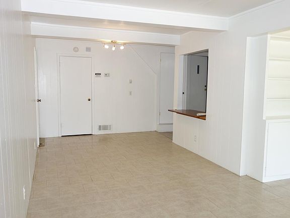 5th image of 454 S Hudson Ave