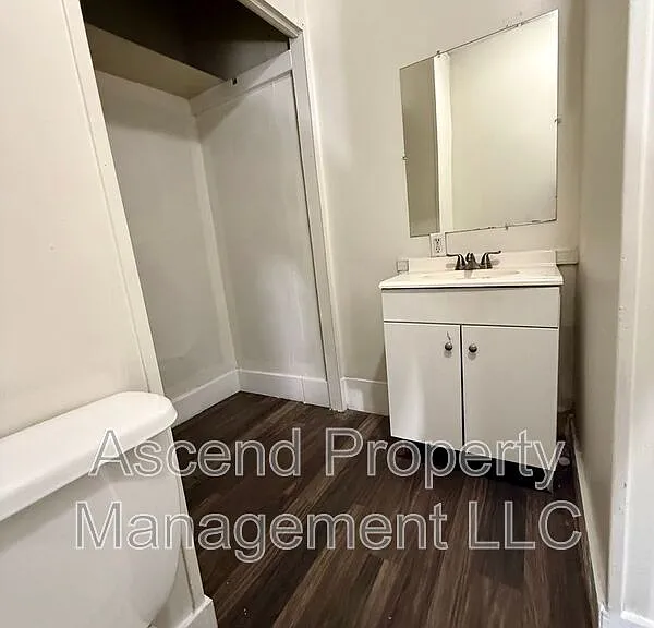 2810 E 46th St #B — Photo 10