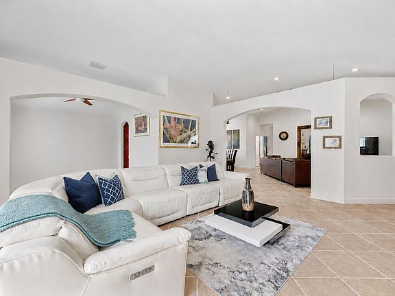 3rd image of 14520 SW 37th Street