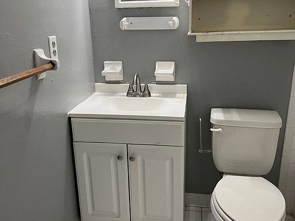 5th image of 2823 Kathryn Ave