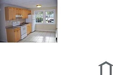 2nd image of 6 Carriage Hill Rd