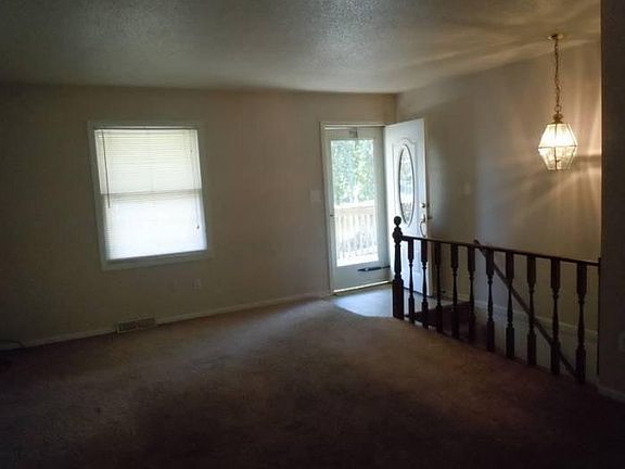 5th image of 4131 Creely Ct NW