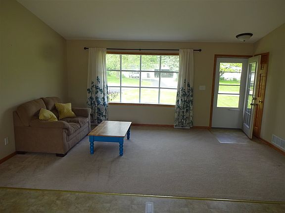 3rd image of 1020 Randall Dr