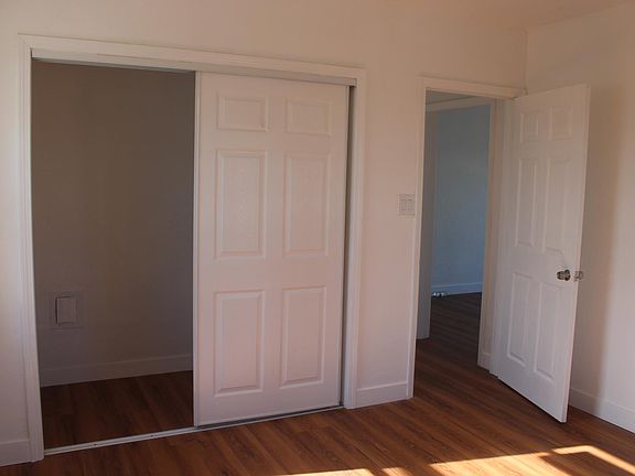 5th image of 950 W 80th St